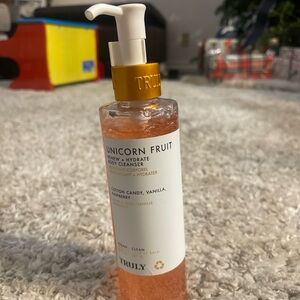 TRULY Unicorn Fruit Body Cleanser